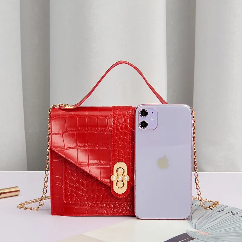 Bolso cuadrado pequeño combina con todo