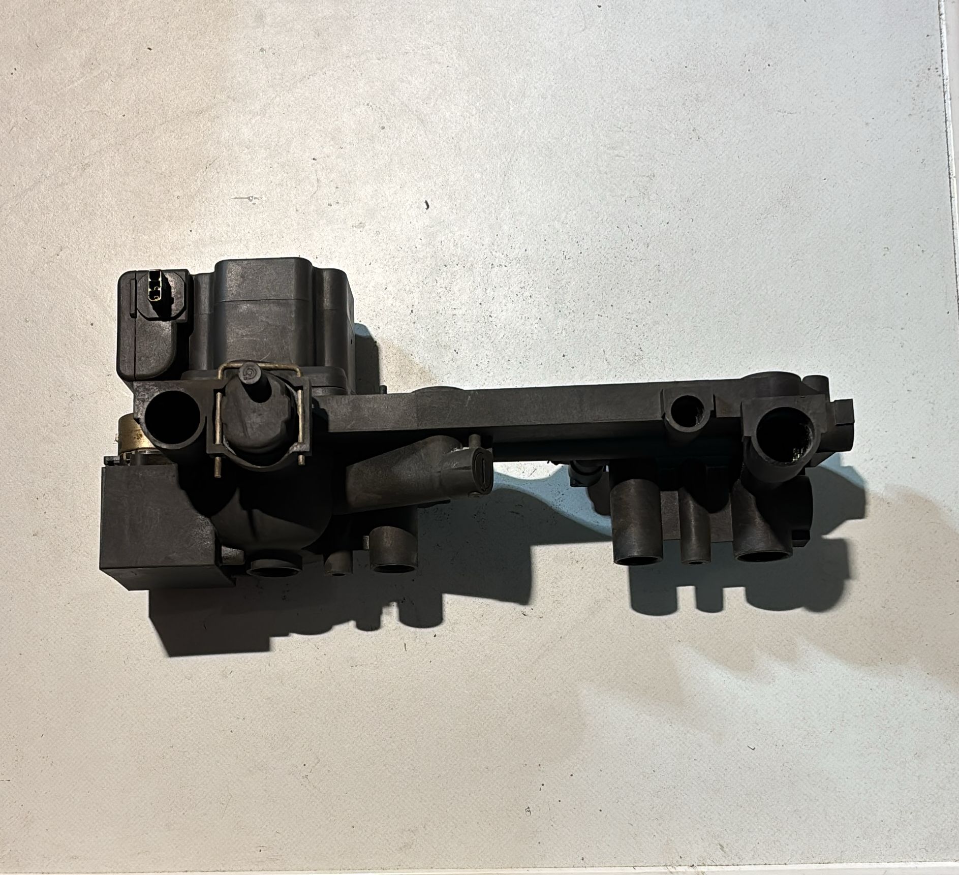 CUERPO DE AGUA ROCA 24/24