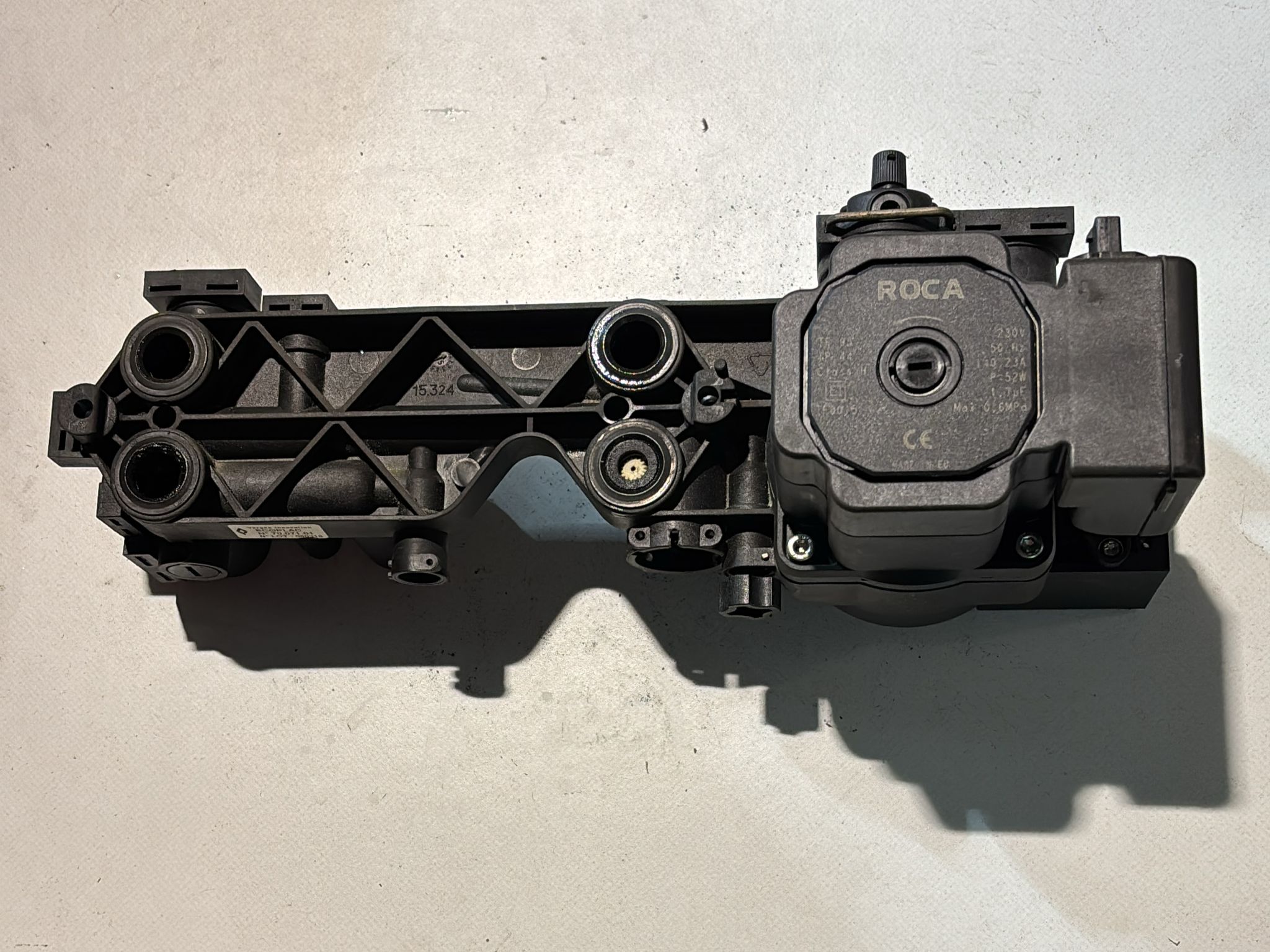 CUERPO DE AGUA ROCA 24/24