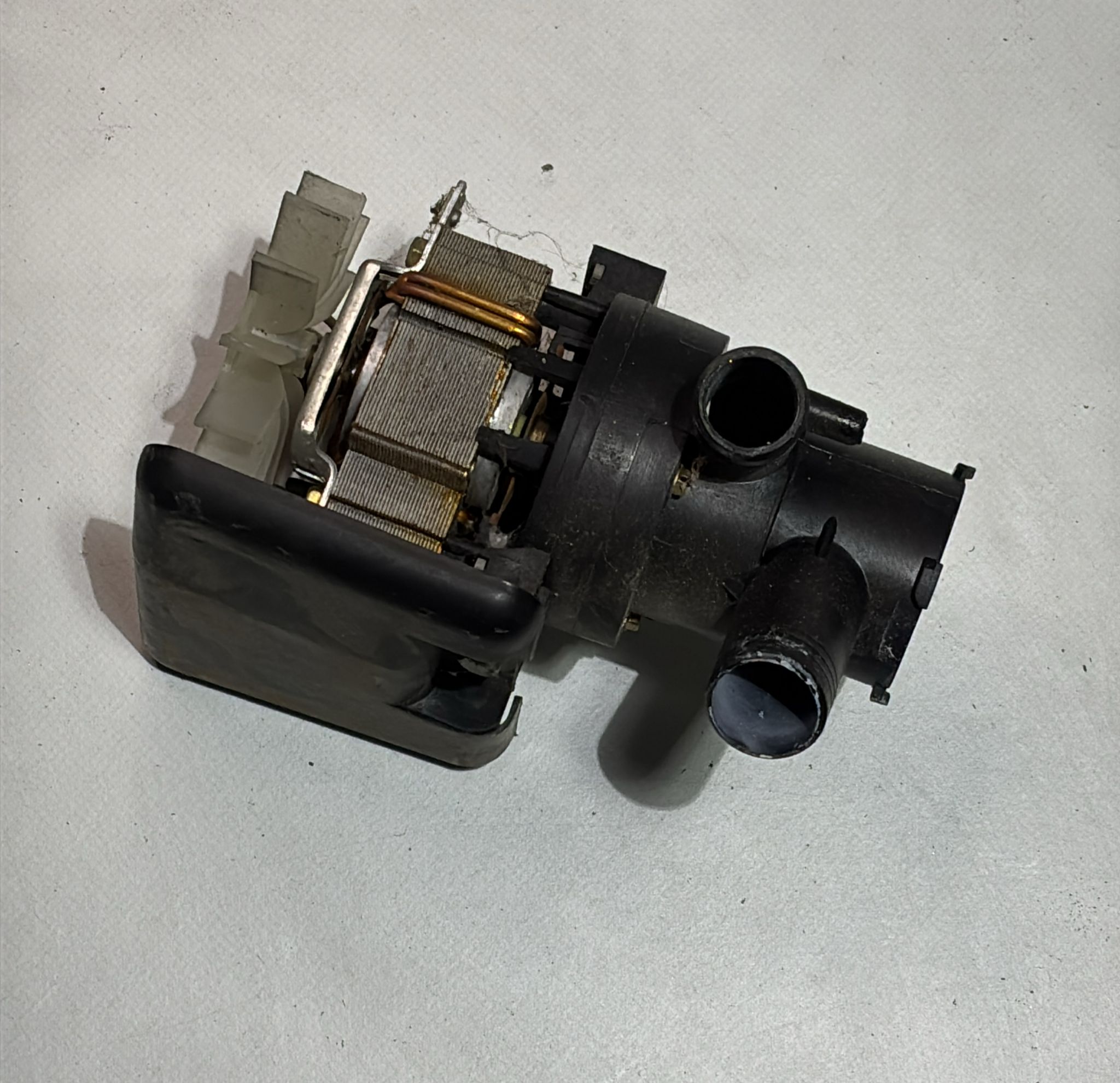 BOMBA DESAGUE NEW POL