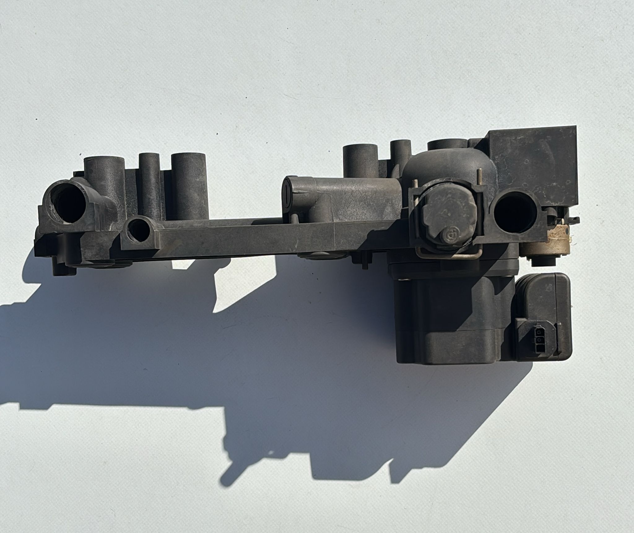 BOMBA Y CUERPO DE AGUA ROCA